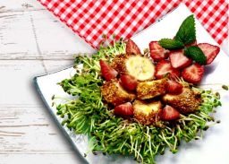 Gebackene Bananen mit Bockshornklee-Sprossen