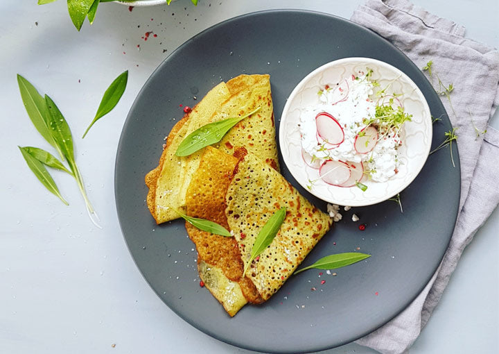 Bärlauchcrêpes mit Radieschen-Quark