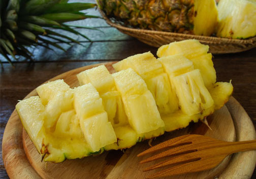 Gefüllte Ananas
