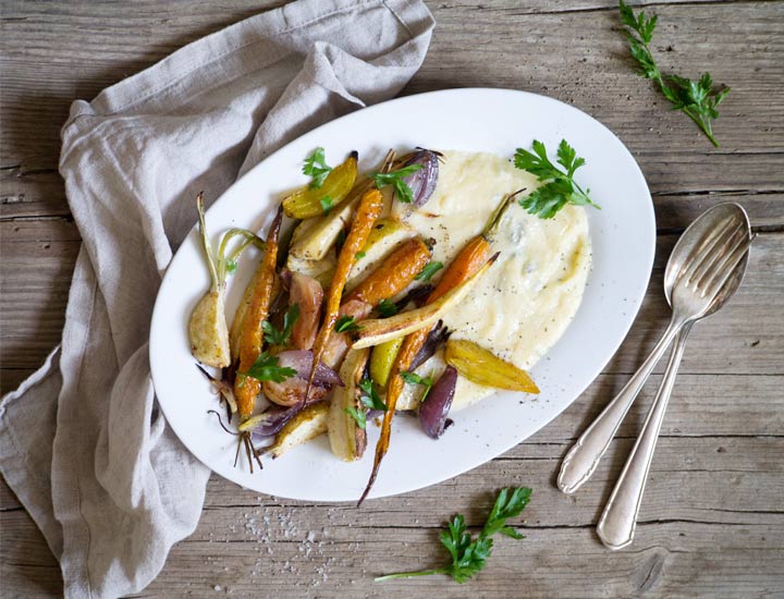 Gorgonzola-Polenta mit Ofengemüse