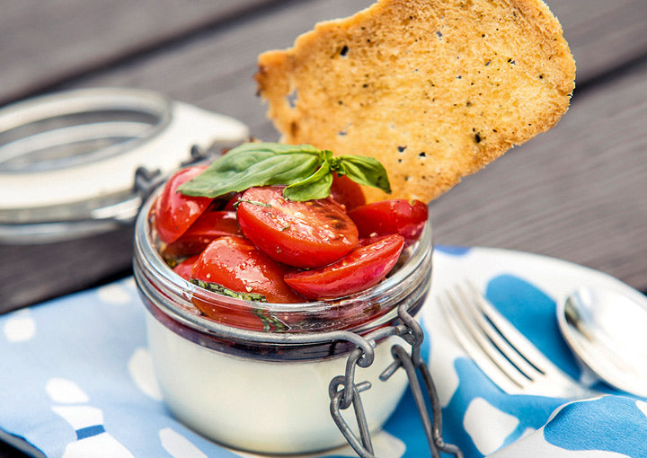 Parmesan-Pannacotta mit Tomaten
