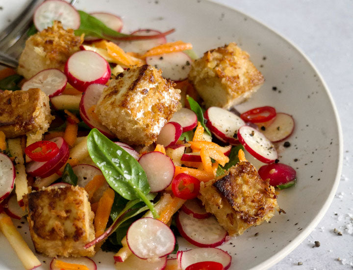 Süß-saurer Radieschensalat mit Knuspertofu