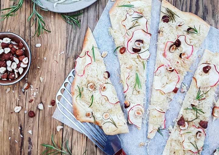 Flammkuchen mit Sauerkraut